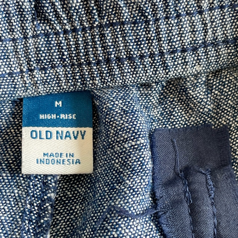 Old Navy Linen Denim Shorts - Picture 2 of 8